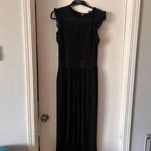 Comfy stylish jumpsuit. Great for business casual days at work or fun happy hour